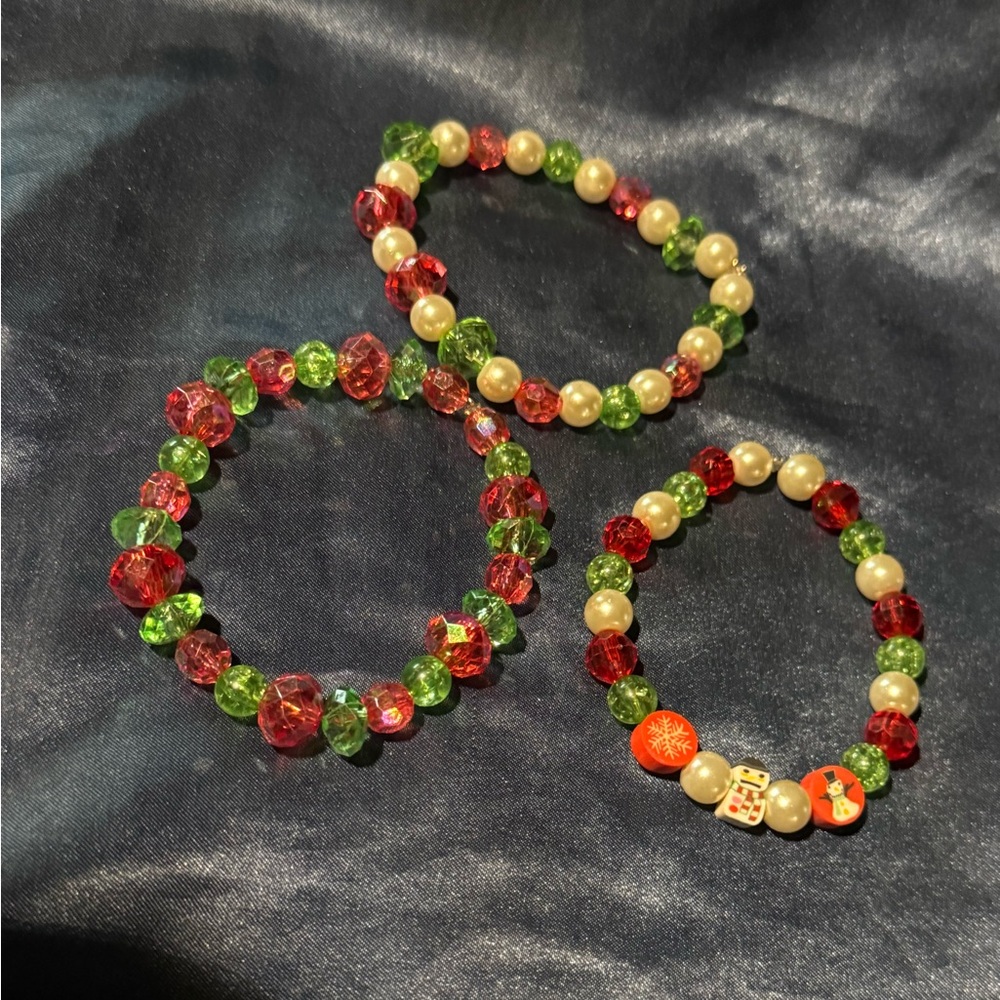 NWT Handmade Christmas Bracelets 3 Beaded Bracelets 7.5-8 Inches Stretchy
